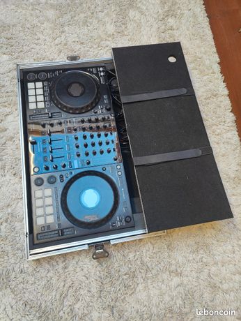 Controlleur Pioneer DDJ-1000 avec flight case