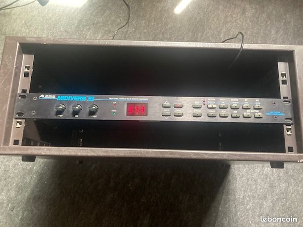 Reverb alesis midiverb III