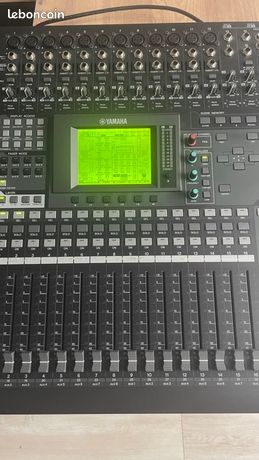 Console de mixage Yamaha 01v96i (lire description)
